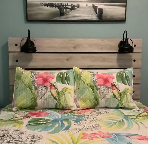 Cozy Coastal Retreat